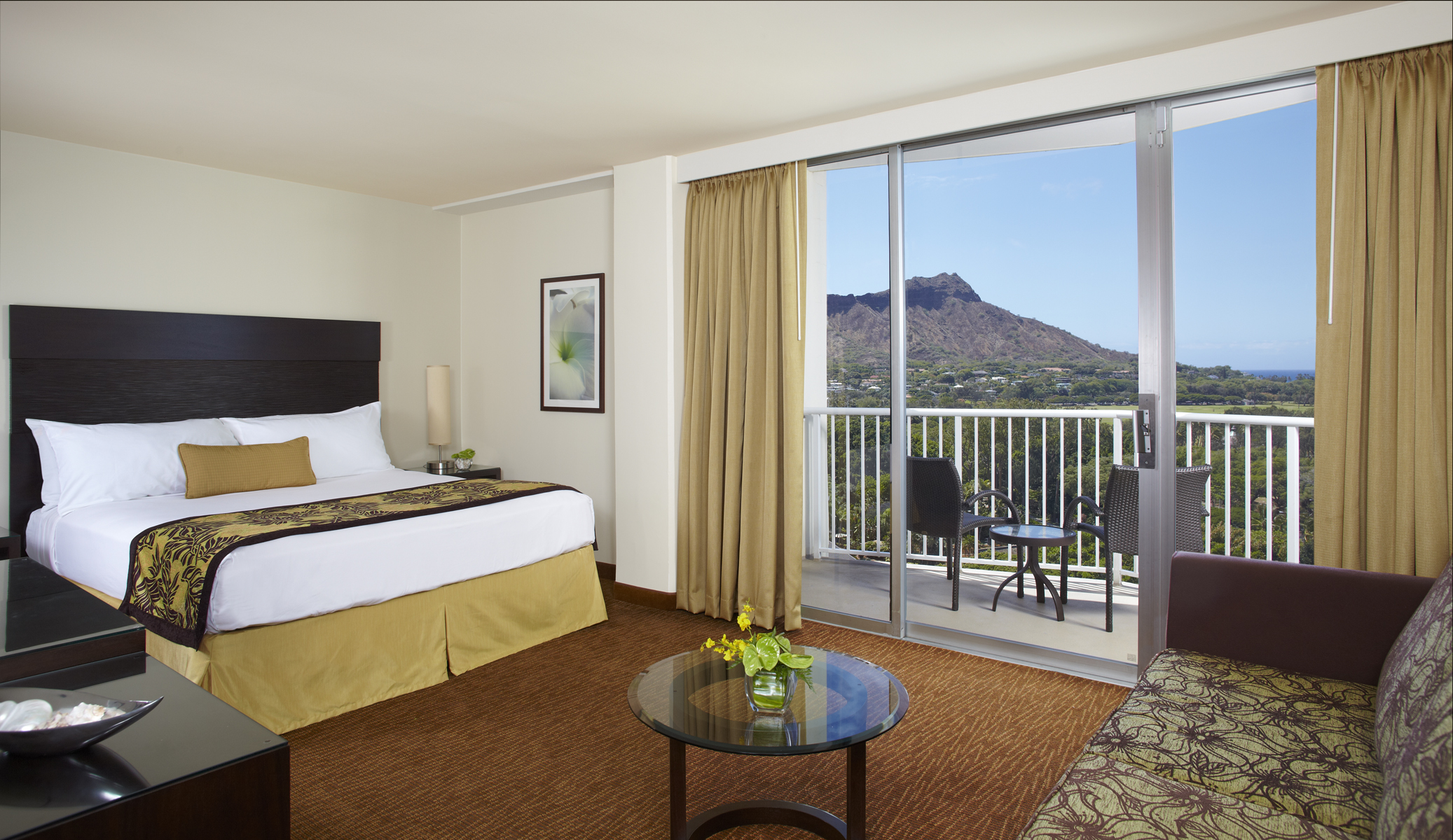 Park_Shore_Waikiki_Diamond_Head_Suite_View.jpg